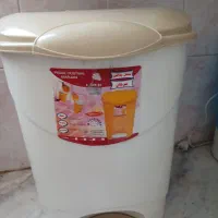 سطل زباله پدالی سطل داربزرگ نو۸۰۰تخفیفم دارد