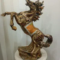 مجسمه اسب