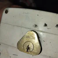 قفل در جنس خوب دیپلما