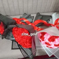 دسته گل روبانی ویژه ولنتاین قرمز و آبی و ...
