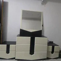 تخت و میز آرایش