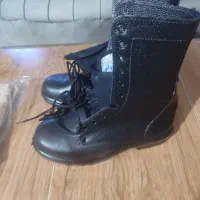 پوتین و لباس سربازی مرزبانی|لباس|نیشابور, فردوس شمالی|دیوار