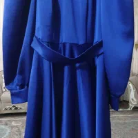 یک پیراهن دخترانه آبی کاربنی