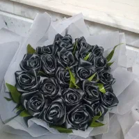 گل مصنوعی مشکی
