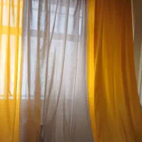 پرده درحدنو دوخته طوسی زرد ۴/۵متر قیمت ۳۷۰۰ تومن