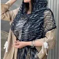 شال‌وکیف‌فروشی