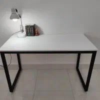 میز تحریر مینیمال