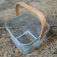 سبد فلزی ایکیا با دسته بامبو