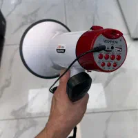 مگافون کارگردانی