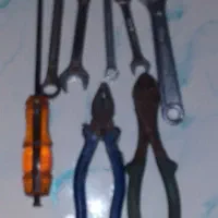 تبرزینو . ابزار