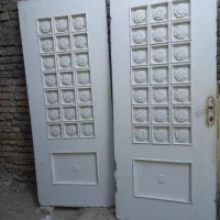 در چوبی سالم