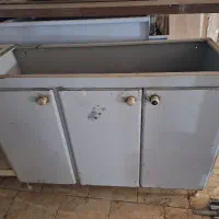 کابینت فلز قدیمی با هود و سینگ|آب‌چکان و نظم‌دهنده ظروف|یزد, |دیوار