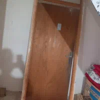 درب چوبی باچهارچوب سالم ومحکم