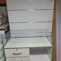 ویترین ایستاده زمینی و دیواری