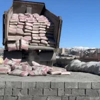 به یک کارگر  برای کار در مصالح ساختمانی نیازمندیم