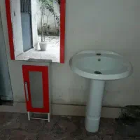 آینه همراه با باکس روشویی پایه دار