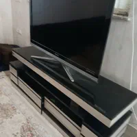 تلویزیون و میز تلویزیون