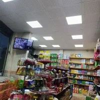 به یک فروشنده جهت همکاری در فروشگاه نیازمندیم