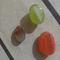 سه عدد نگین
