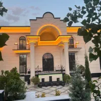 عمارت(تالار) و تشریفات کاخ شرق