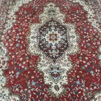 دو عدد فرش و یک‌دست پشتی همرنگ‌