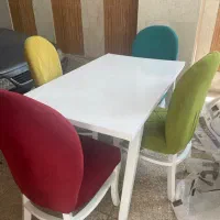 میز نهارخوری ۴ نفره در حد نو