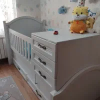تخت نوزاد و نوجوان همراه شلف