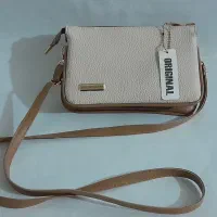 تعدادی کیف و کمربند