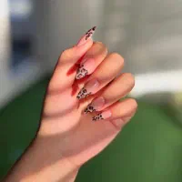 کاشت ناخن،مدل ناخن،اصلاح صورت،رنگ،بافت