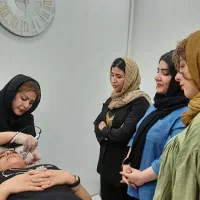 کلینیک تخصصی پوست و مو (خدمات حرفهای و آموزش)