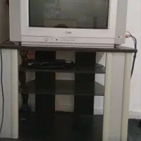 تلوزیون با میز