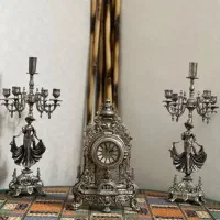 آیینه و شمعدان و ساعت برنز