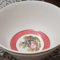 کاسه‌های‌‌ملامین‌گرد‌بزرگ‌‌و‌چهار‌ضلعی