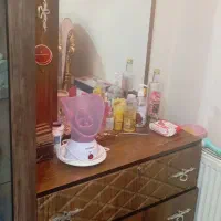 تخت ومیزآرایش|تخت و سرویس خواب|شاهین‌شهر, مسکن مهر|دیوار