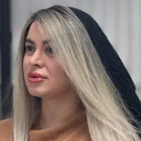 ارائه خدمات رنگ و لایت.|خدمات آرایشگری و زیبایی|ساری, |دیوار