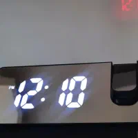 ساعت رومیزی پروژکتوری دیجیتال