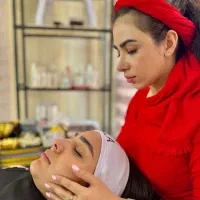 فیشیال و پاکسازی تخصصی پوست با تخفیف ویژه