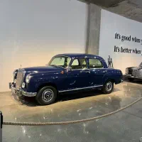 نیرو خدماتی یا شاگرد نمایشگاه خودرو