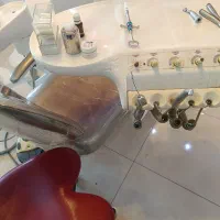 دستیار دندانپزشک و یک نفر مشی خانم