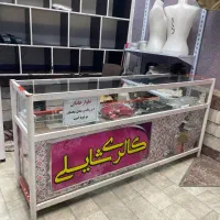 ویترین مغازه و اتاق پرو