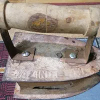 اتو زغالی قدیمی