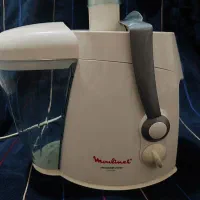 آبمیوه گیری واقعا در حد نو ...