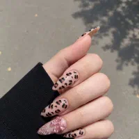 ناخن کار حرفه ای
