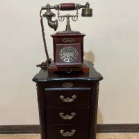 میز تلفن و تلفن