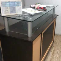 میز ویترین دار