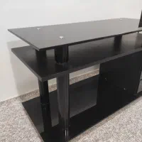 میز زیر تلویزیون