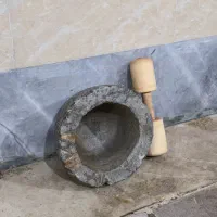 هاون سنگی بزرگ|کلکسیون اشیاء عتیقه|اصفهان, آفاران|دیوار