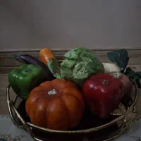 سینی اینه ای مدل پروانه به همراه سبزیجات اشپز خانه