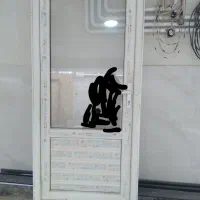 یک عدد درب پی وی سی