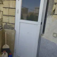 درب آلومینیومی سالم و تمیز